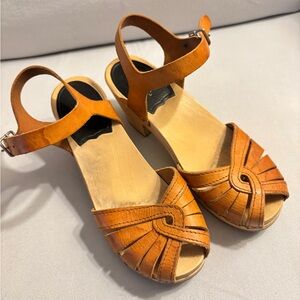 Swedish Hasbeen Cross Strap Debutante Mid Heel in Nature